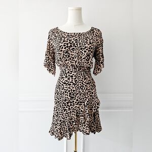 Esther & Co - Miracle wrap dress